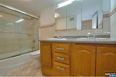 1203 River Road 14C #14C, Edgewater, NJ 07020 - Photo 16