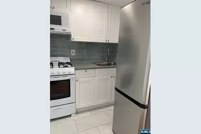400 Fairview Avenue 1H #1H, Fort Lee, NJ 07024 - Photo 6