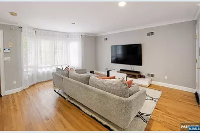461 5th B #B, Palisades Park, NJ 07650 - Photo 4