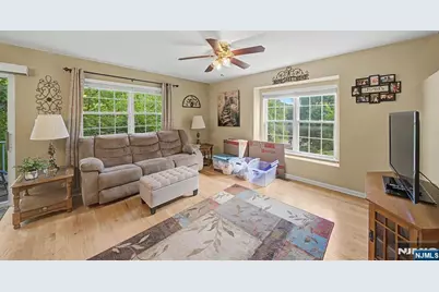 42 Hickory Way 4004 #4004, Mount Arlington, NJ 07856 - Photo 16
