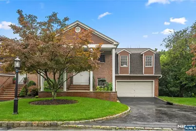 8 Beacon Hill, Pompton Lakes, NJ 07442 - Photo 2