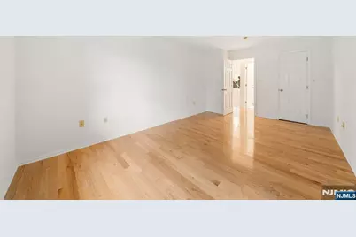8 Beacon Hill, Pompton Lakes, NJ 07442 - Photo 14