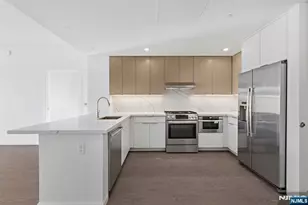 143 Old River Road 606, Edgewater, NJ 07020 - Photo 4