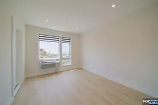 401 E Central Blvd 4B, Palisades Park, NJ 07650 - Photo 10
