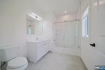 401 E Central Boulevard 4B #4B, Palisades Park, NJ 07650 - Photo 8