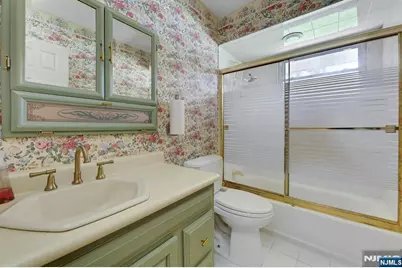 327 Coolidge Avenue, Washington Township, NJ 07676 - Photo 18