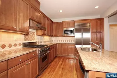 14 Kensington 14 #14, Tenafly, NJ 07670 - Photo 16