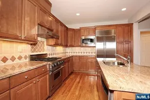 14 Kensington 14, Tenafly, NJ 07670 - Photo 16