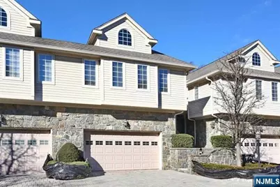 14 Kensington 14 #14, Tenafly, NJ 07670 - Photo 2