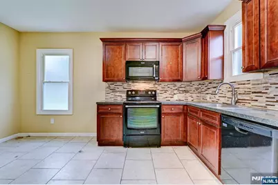 138 Hamburg Turnpike, Bloomingdale, NJ 07403 - Photo 12