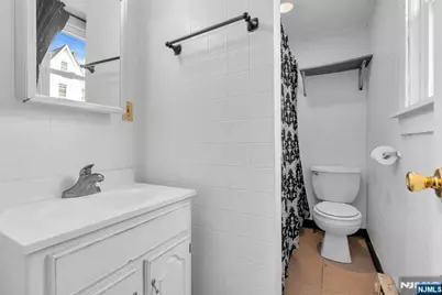 17 Railroad Avenue, Phillipsburg, NJ 08865 - Photo 14
