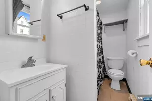 17 Railroad Ave, Phillipsburg, NJ 08865 - Photo 14