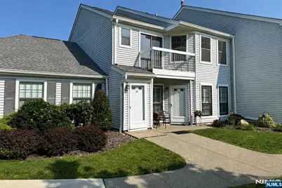 29 Krinsky Court, Mahwah, NJ 07430 - Photo 1