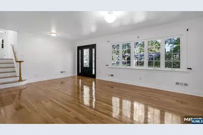 144 Seneca Court, Paramus, NJ 07652 - Photo 2