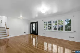 144 Seneca Ct, Paramus, NJ 07652 - Photo 2