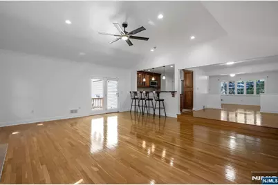 144 Seneca Court, Paramus, NJ 07652 - Photo 8