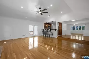 144 Seneca Ct, Paramus, NJ 07652 - Photo 8