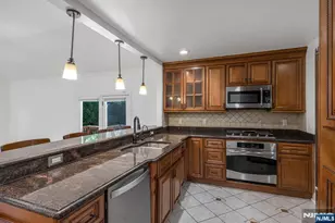144 Seneca Ct, Paramus, NJ 07652 - Photo 6