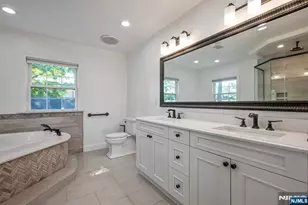 144 Seneca Ct, Paramus, NJ 07652 - Photo 18