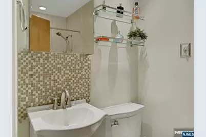 9039 Palisade Avenue 4 #4, North Bergen, NJ 07047 - Photo 16