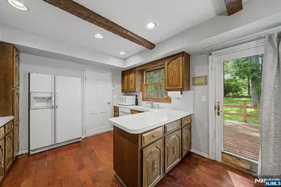 61 Heatherhill Lane, Woodcliff Lake, NJ 07677 - Photo 14