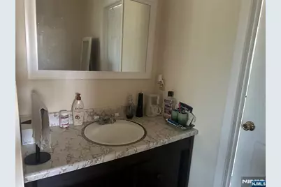 480 North Avenue 2nd Floor #2nd floor, Fort Lee, NJ 07024 - Photo 8