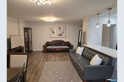 300 Winston, Cliffside Park, NJ 07010 - Photo 8