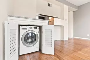 227 Columbus Dr 214B, Jersey City, NJ 07302 - Photo 8