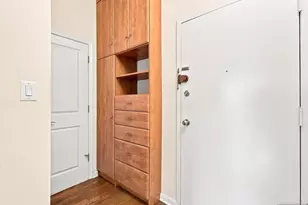 227 Columbus Dr 214B, Jersey City, NJ 07302 - Photo 10