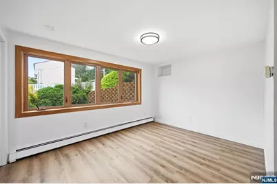 37 Hazelview Avenue, Clifton, NJ 07011 - Photo 8