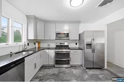 37 Hazelview Avenue, Clifton, NJ 07011 - Photo 24