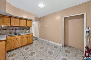 760-762 Parker St, Newark, NJ 07104 - Photo 32