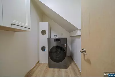570 Grandview Terrace, Leonia, NJ 07605 - Photo 32