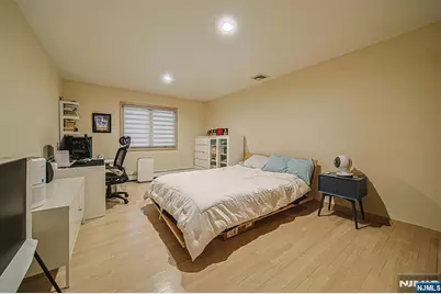 570 Grandview Terrace, Leonia, NJ 07605 - Photo 28