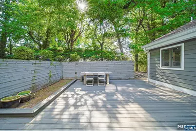 570 Grandview Terrace, Leonia, NJ 07605 - Photo 34
