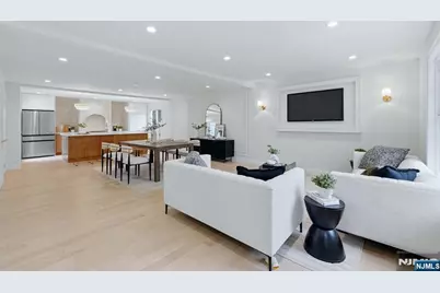 60 Lasalle Avenue, Hasbrouck Heights, NJ 07604 - Photo 4
