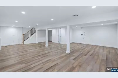 60 Lasalle Avenue, Hasbrouck Heights, NJ 07604 - Photo 32