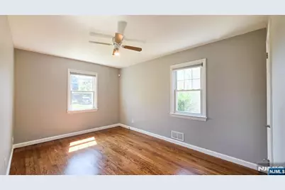 231 Linden Place, New Milford, NJ 07646 - Photo 12