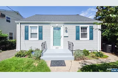 231 Linden Place, New Milford, NJ 07646 - Photo 16