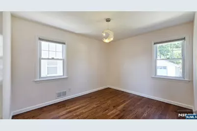 231 Linden Place, New Milford, NJ 07646 - Photo 14