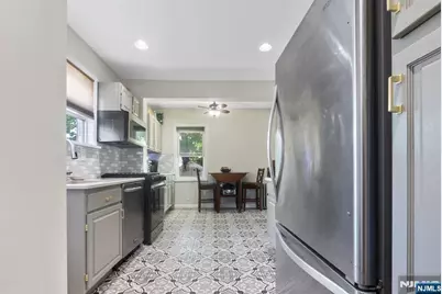330 Simons Avenue, Hackensack, NJ 07601 - Photo 18