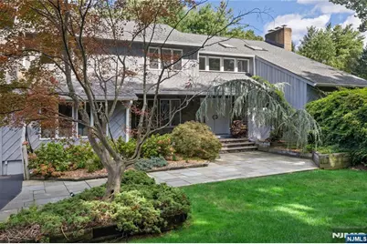 22 Angela Court, Woodcliff Lake, NJ 07677 - Photo 4