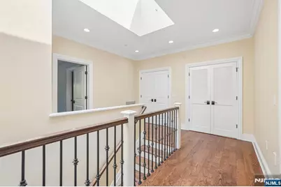 20 Marquis Court, Edgewater, NJ 07020 - Photo 10