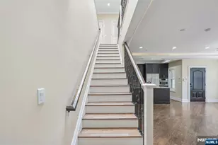 20 Marquis Ct, Edgewater, NJ 07020 - Photo 28