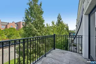 20 Marquis Ct, Edgewater, NJ 07020 - Photo 30