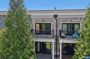 20 Marquis Ct, Edgewater, NJ 07020 - Photo 36