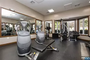 20 Marquis Ct, Edgewater, NJ 07020 - Photo 44
