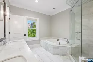 20 Marquis Ct, Edgewater, NJ 07020 - Photo 26