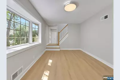 405 Terhune Avenue, Paramus, NJ 07652 - Photo 6