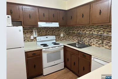 147 N Maple Avenue 3148 #3148, Park Ridge, NJ 07656 - Photo 6